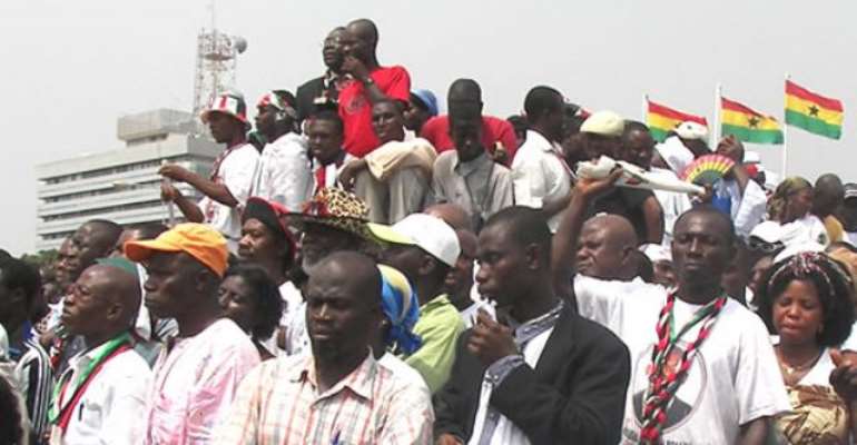 Thousands throng Independence Square
